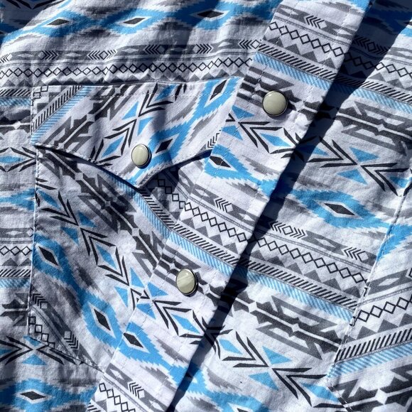 Patterned Button Down Longsleeve - Picture 3 of 4